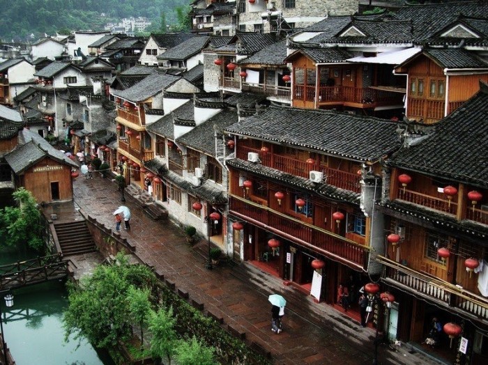 Fenghuang & ndash; city of frozen time