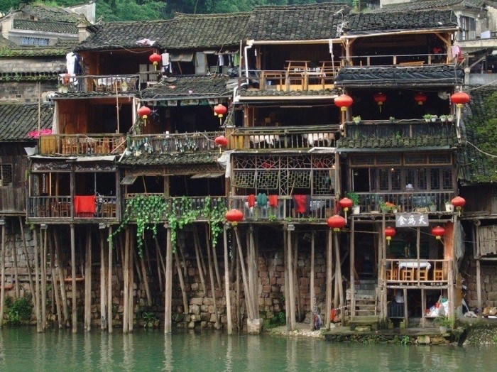 Fenghuang & ndash; city of frozen time