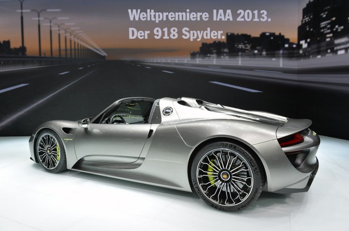 Frankfurt Motor Show 2013: Beauty and Speed