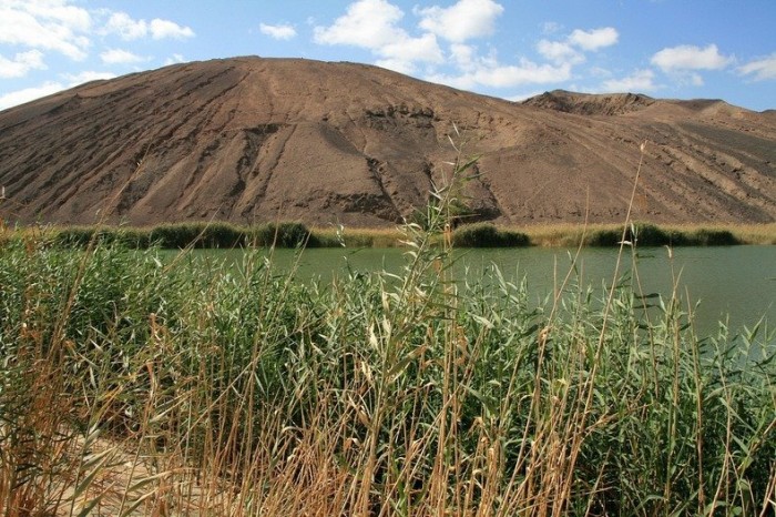 Wow-en-Namus & Oasis inside the crater