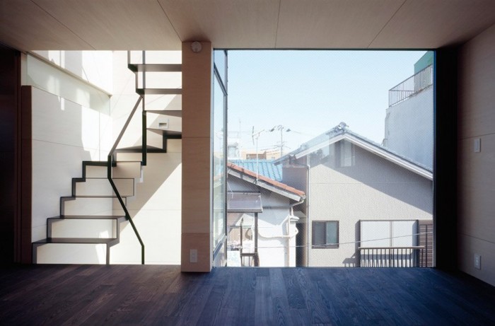 Narrow vertical house in Japan