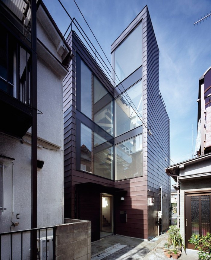 Narrow vertical house in Japan