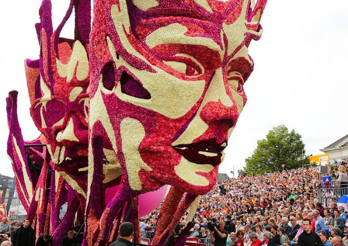 Гігантські квіткові скульптури параду & laquo; Corso Zundert 2013 & raquo;