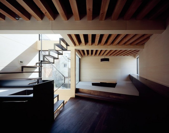 Narrow vertical house in Japan