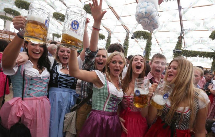 В Германии открылся очередной пивной фестиваль «Oktoberfest»