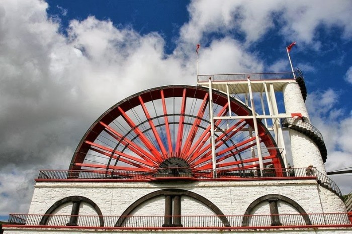 The world's largest water-lifting wheel