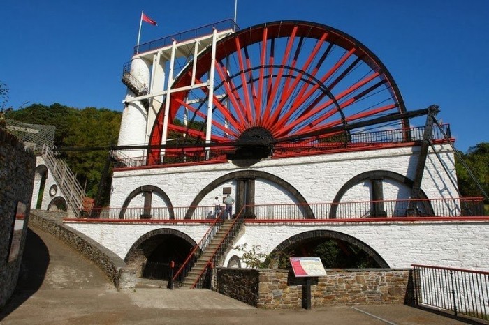 The world's largest water-lifting wheel