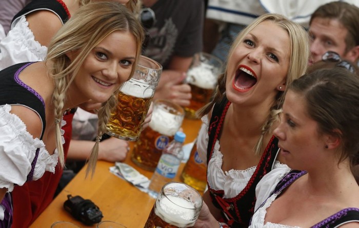 У Німеччині відкрився черговий пивний фестиваль & laquo; Oktoberfest & raquo;