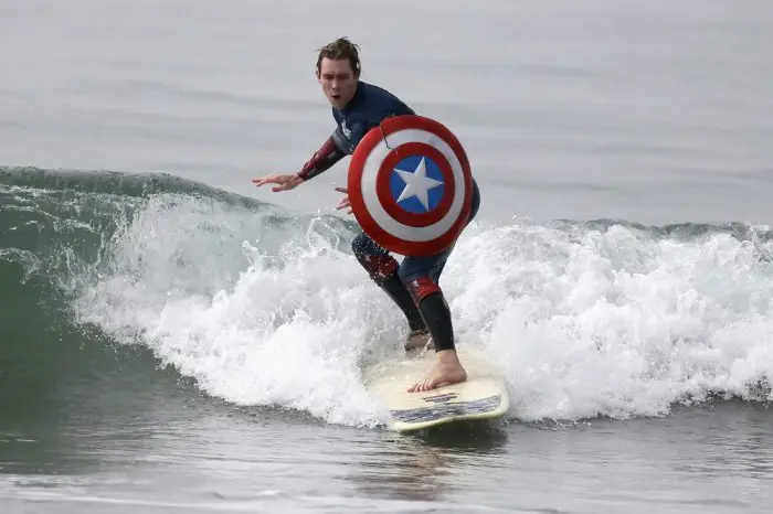 Чемпионат хэллоуин-серферов «ZJ Boarding House Halloween Surf»