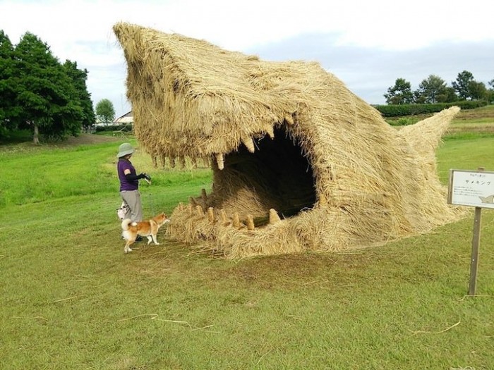 Straw Monsters and Other Sculptures of the Festival in Japan