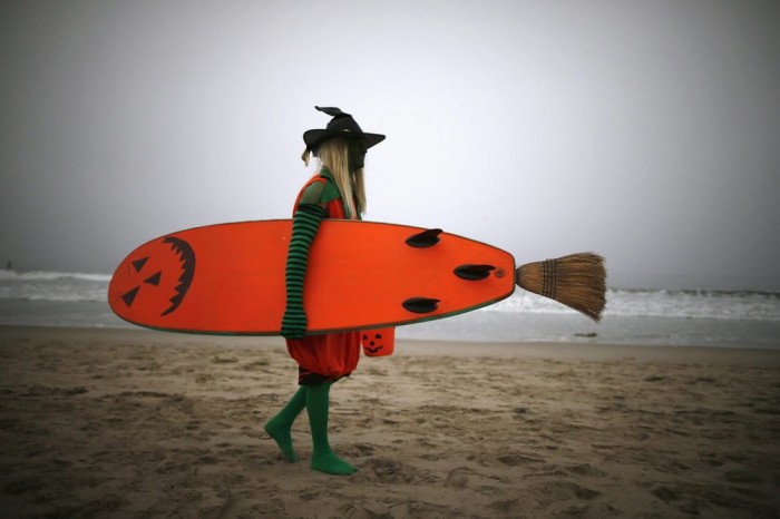 Чемпионат хэллоуин-серферов «ZJ Boarding House Halloween Surf»