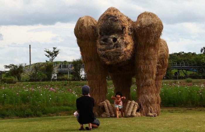 Straw Monsters and Other Sculptures of the Festival in Japan