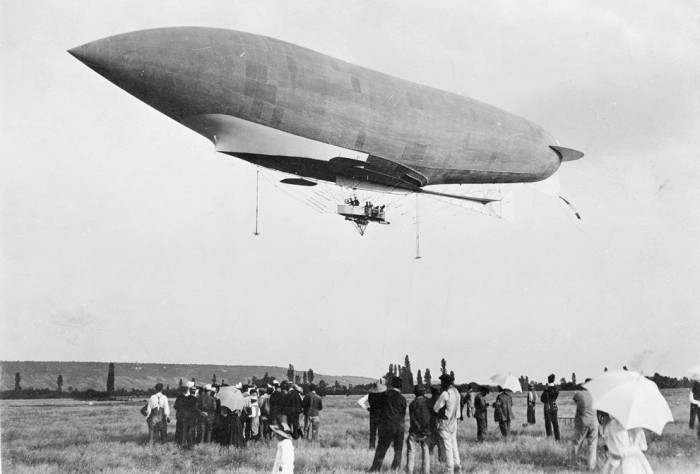 Airships: four centuries of history