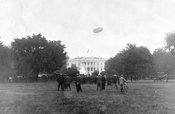 Airships: four centuries of history