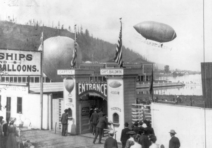 Airships: four centuries of history