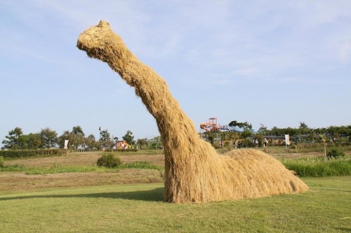 Straw Monsters and Other Sculptures of the Festival in Japan