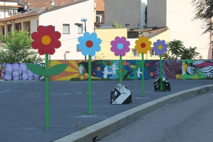 Adaptive-positive Street Art Paopao