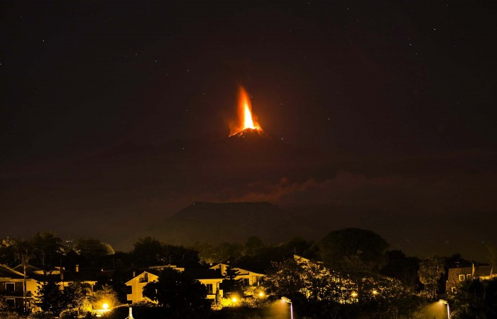 Volcanic eruptions: Sinabung VS Etna