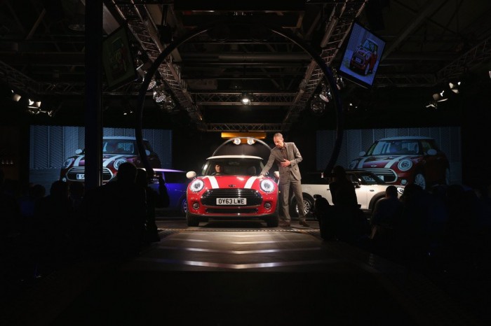 Компания BMW представила новое поколение MINI Cooper