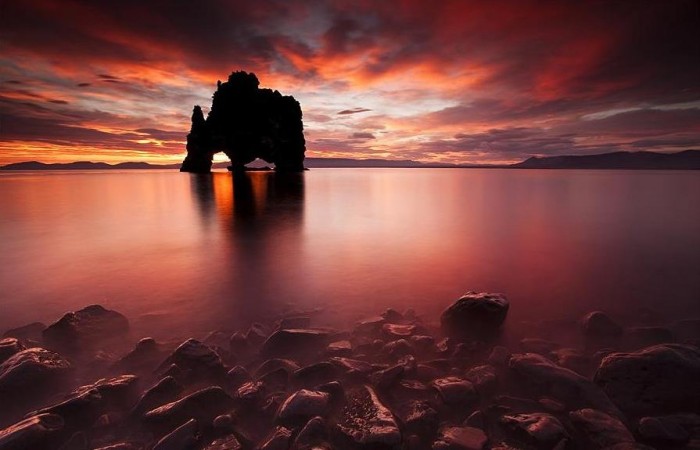 Hvitserkur & ndash; stone dinosaur at the watering place in Iceland