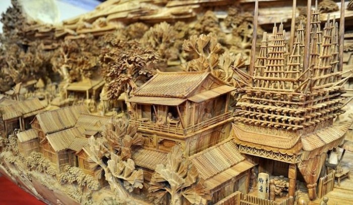 The world's largest wooden sculpture