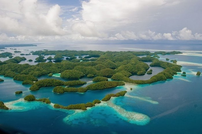 Palau & ndash; country of countless islands