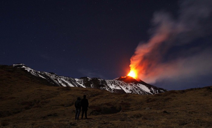 Volcanic eruptions: Sinabung VS Etna