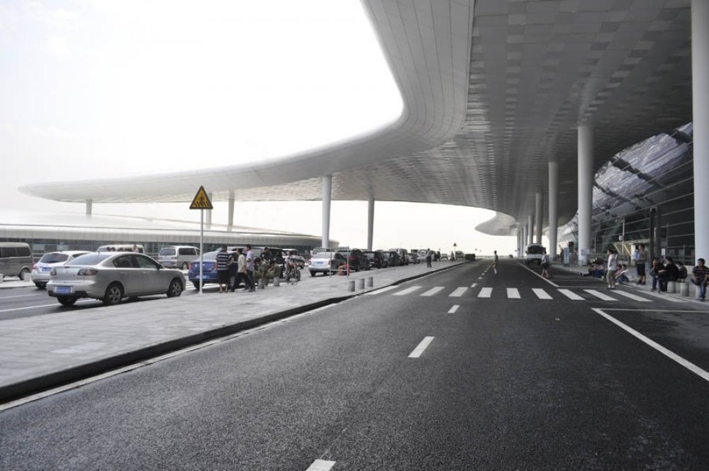 Futuristic Airport Terminal Shenzhen Baonan