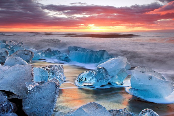 Iceland & ndash; land of contrasts