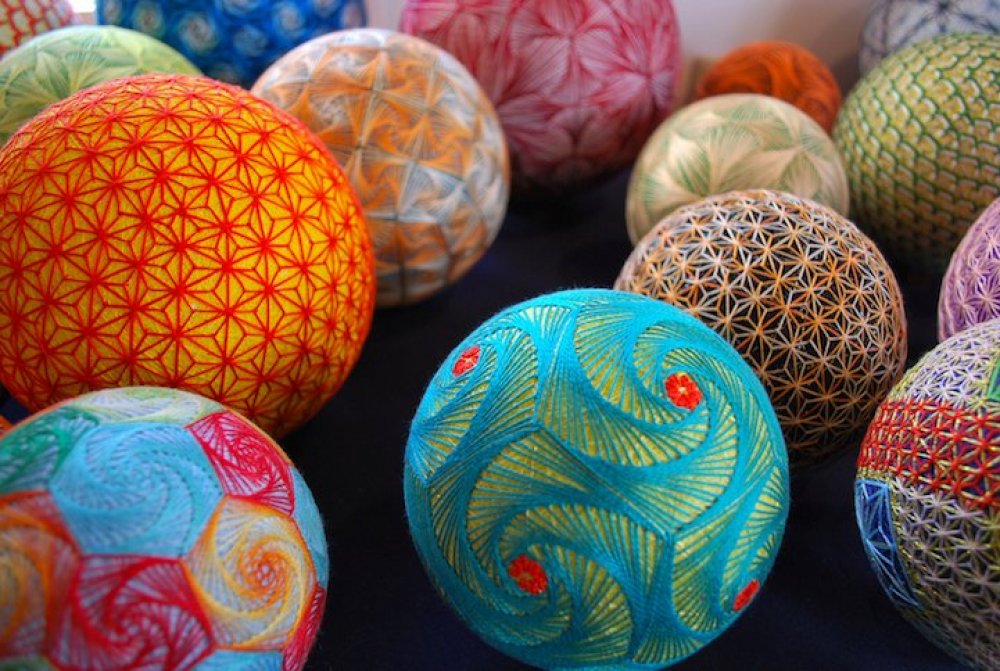 The balls of the temari performed by the 92-year-old grandmother