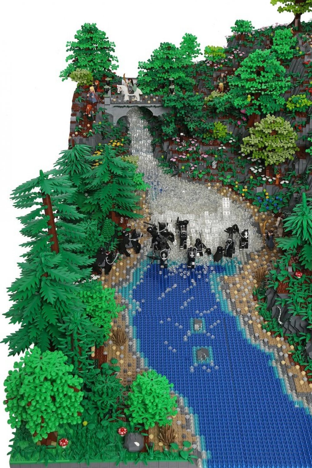 Форпост по мотивам «Властелина Колец» из 200 тысяч LEGO-деталей