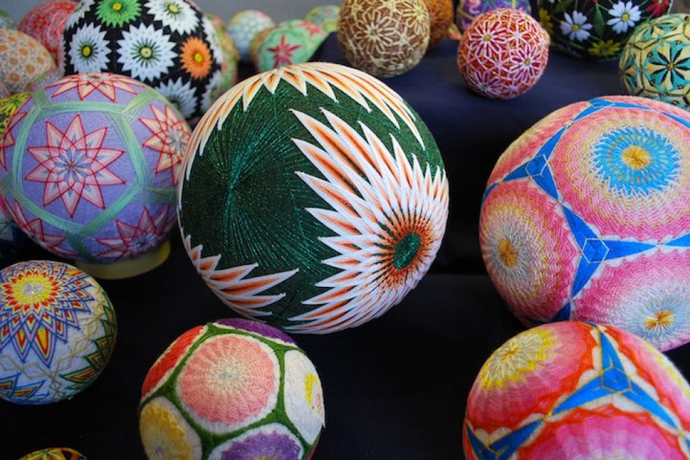 The balls of the temari performed by the 92-year-old grandmother