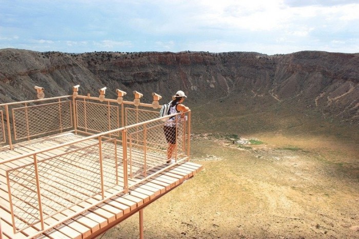 The Barringer Crater is the world's largest meteorite crater