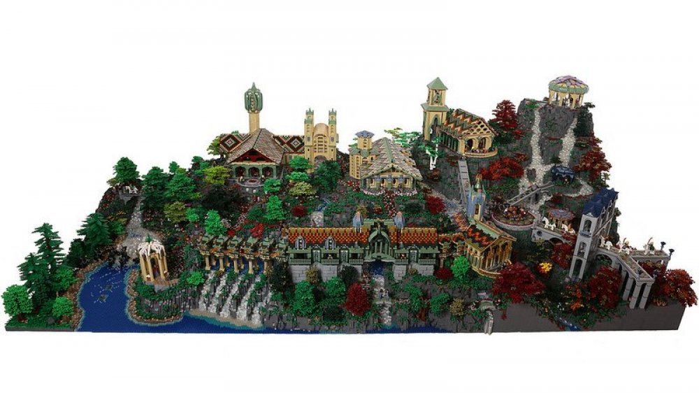 Форпост по мотивам «Властелина Колец» из 200 тысяч LEGO-деталей