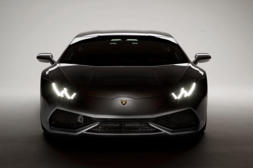Super car Lamborghini Huracan LP 610-4 & follower of the traditions