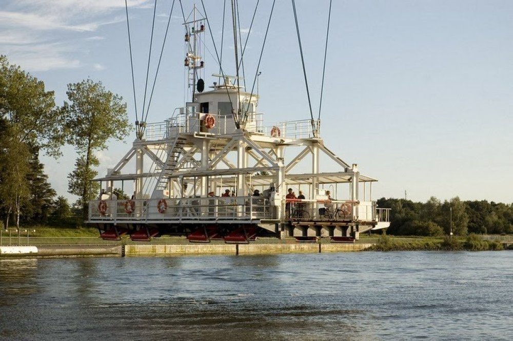 Flying ferries or bridges-conveyors