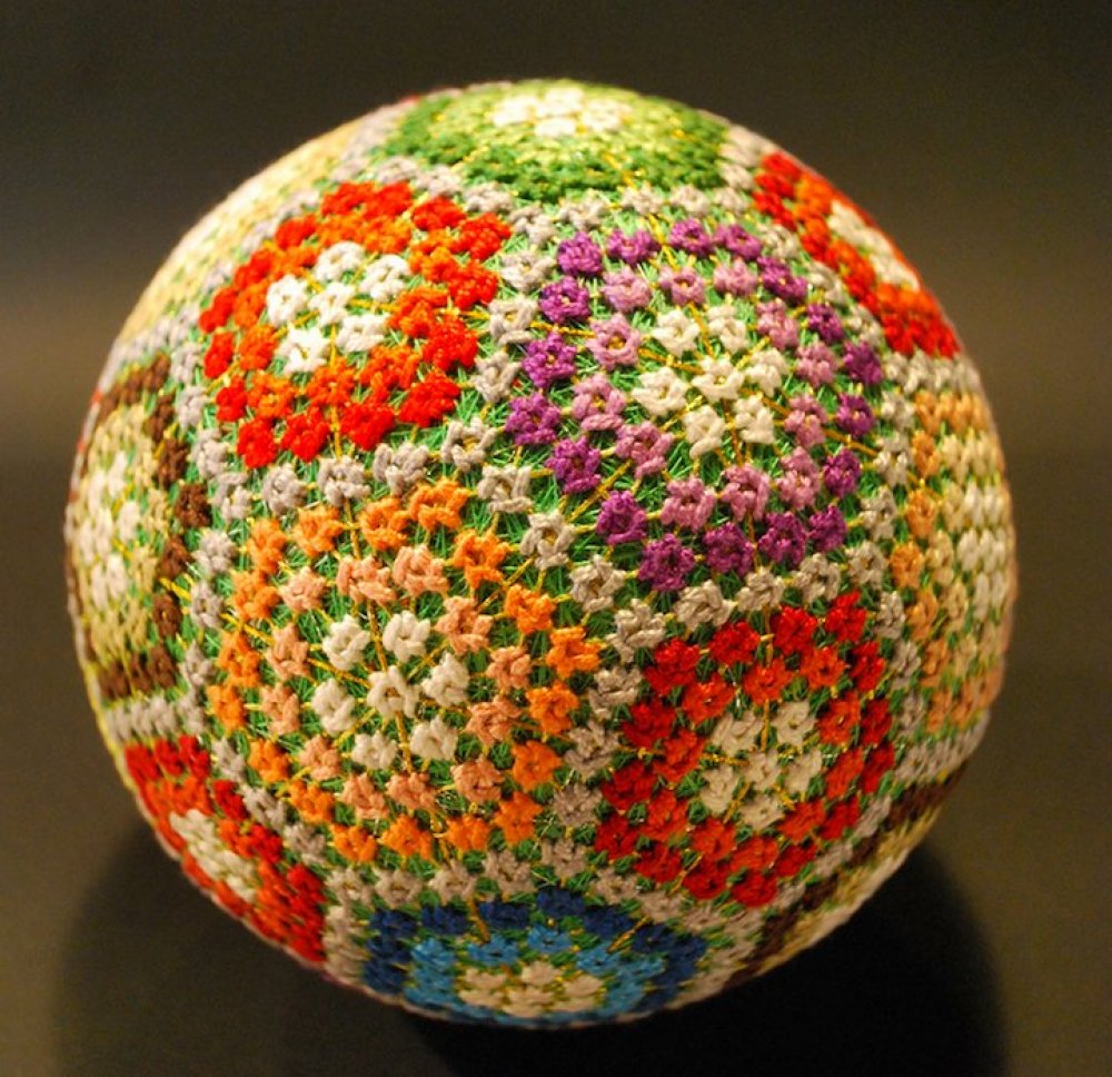 The balls of the temari performed by the 92-year-old grandmother