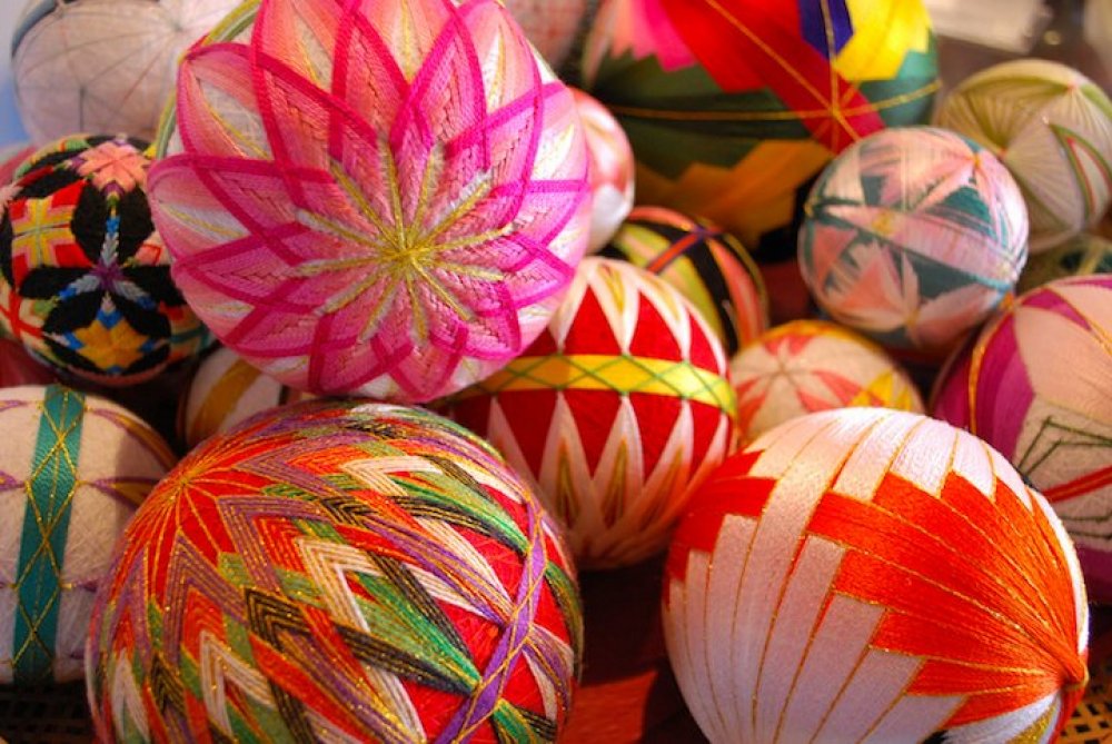 The balls of the temari performed by the 92-year-old grandmother