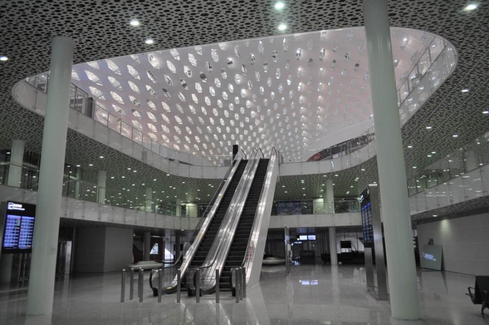 Futuristic Airport Terminal Shenzhen Baonan