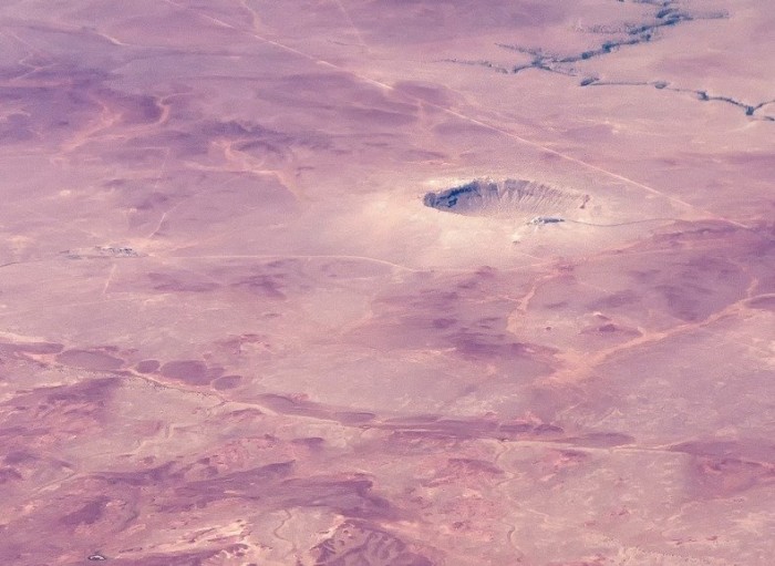 The Barringer Crater is the world's largest meteorite crater