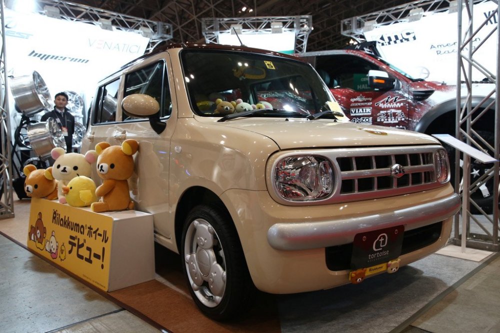 Автосалон в Токіо 2014: інновації, спорт і дівчата