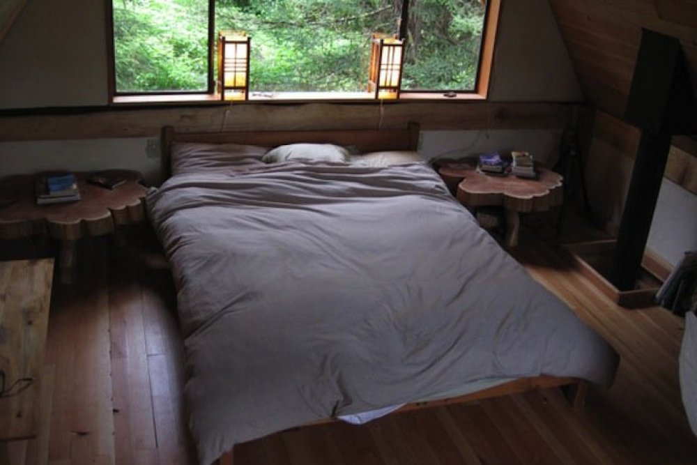 Japanese forest house for $ 11,000 in the forest