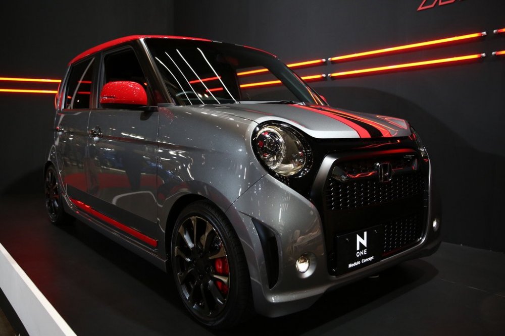 The Tokyo Motor Show 2014: Innovation, Sports and Girls