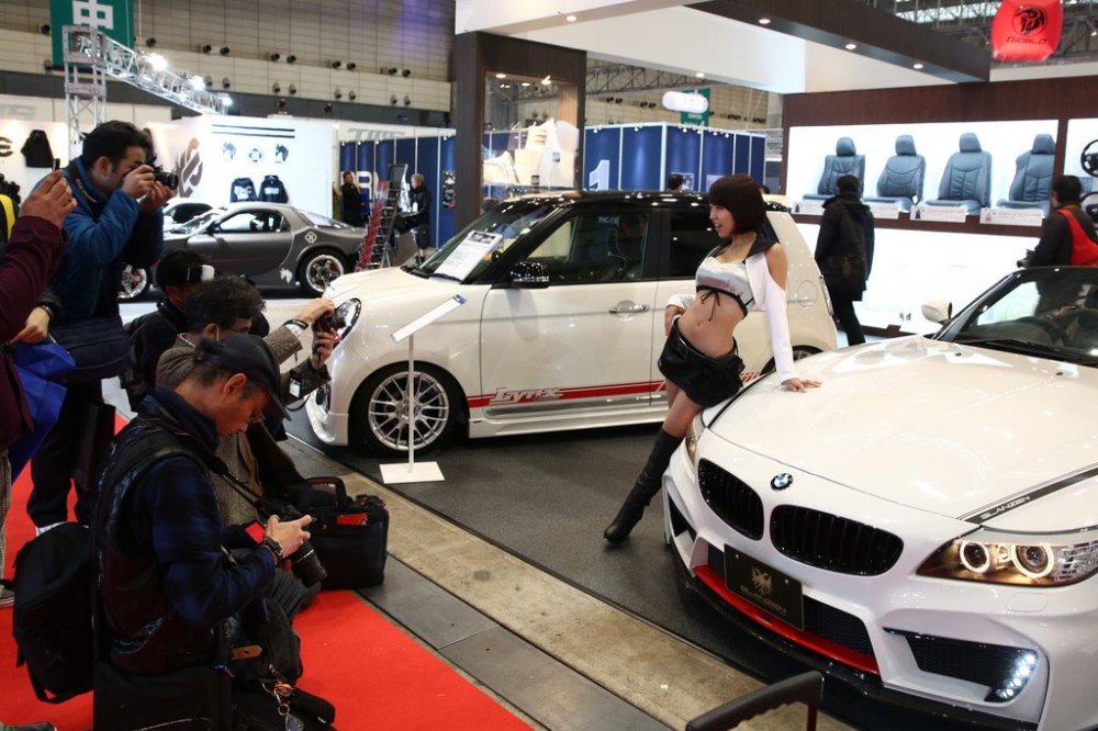 Автосалон в Токио 2014: инновации, спорт и девушки