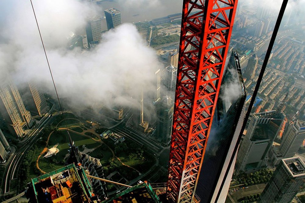 Photos of Shanghai from the height of the tower crane