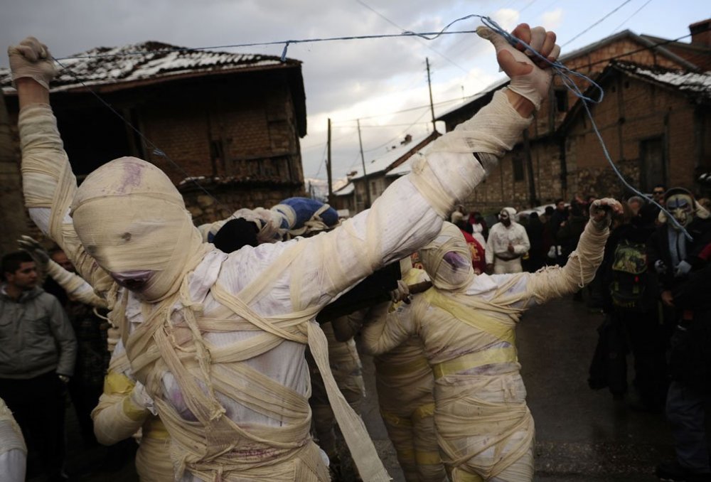 Carnaval of Vechani & the 14th Century of History