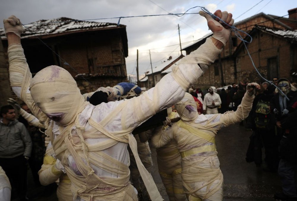 Carnaval of Vechani & the 14th Century of History