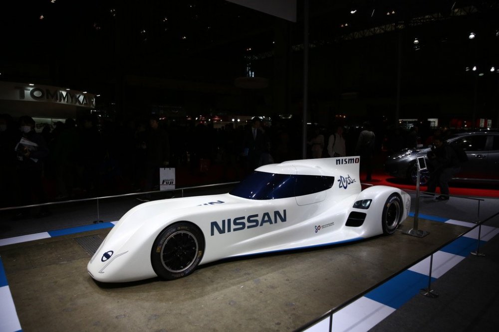 Tokyo Motor Show 2014: Innovation, Sports and Girls