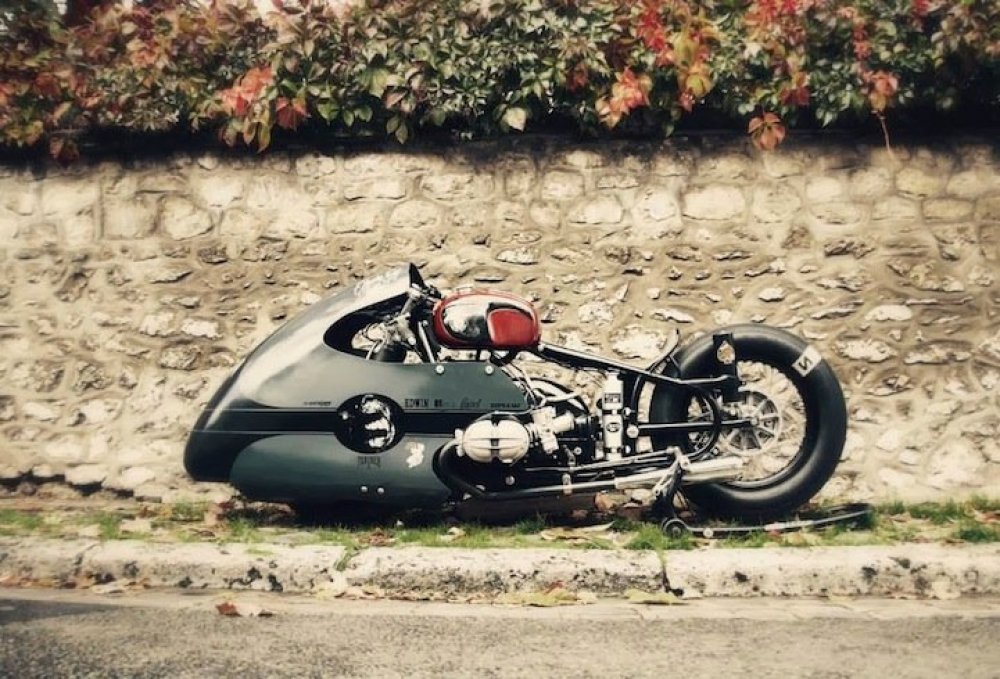 Sprint Beemer & cafe-racer with original design