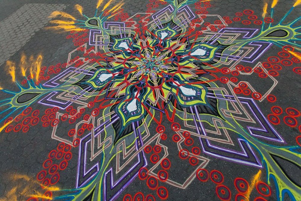  Spontaneous sand paintings by Joe Mangrum